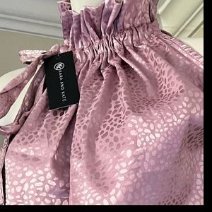 NWT gorgeous dusty pink satin jacquard top in large